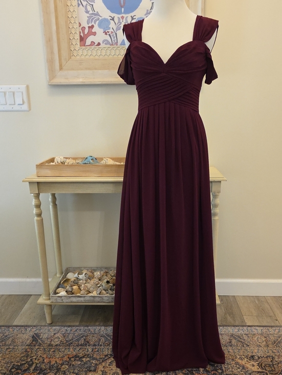 Lulus Dresses & Skirts - Lulu's Burgundy Maxi Dress with Sweetheart Neckline
